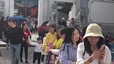 你们三个想成为焦点吗