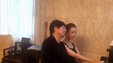 柏斯音乐奇妙之旅 柏斯音乐 同一个世界团结在家，郎朗吉娜夫妇献上钢琴四手联弹