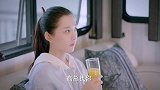 姑娘找不到女儿，最后只好找来闺蜜帮忙