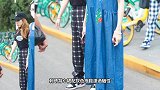 钟楚曦肌肉身材太适合穿背心，明明很清新的牛仔裙，她却穿出霸气