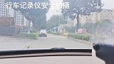 女乘客打滴滴不满手动档 威胁投诉还拒不下车