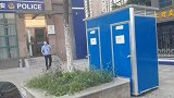 奇葩！女子因家中人多偷走移动厕所 民警找上门还百般抵赖
