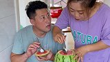 老婆竟然这么分西瓜，公平,