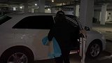 小霞给公公买衣服，公公穿上后高兴的像个孩子，老公直夸精神帅气