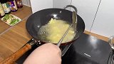 土豆烧肥肠的家常做法，步骤详细，软烂入味下酒又下饭