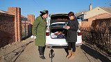 老公花2万买台车，媳妇不同意，没想打开备箱后发现赚大了