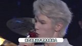 男星灵超打车出行，与司机起争执当街吵架，被骂后黑脸离开