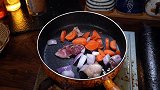 板栗烧肉怎么做好吃，简单又好吃的板栗烧肉，超级开胃