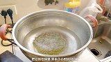 半碗绿豆半碗淀粉，一搅一晾，做清凉爽口绿豆凉糕，美味又解暑！