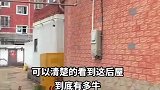 邻居盖房一点退路不留，门前扩建这么多