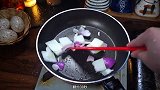炒冬瓜片怎么做好吃，简单又好吃的洋葱炒冬瓜片，清爽开胃