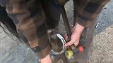 钉马掌：骏马的马掌坏了，换个新的正合适