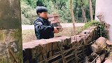 搞笑四川方言视频，小伙宁愿在外面搬砖都不回家