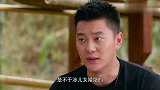 姑娘看出男友妈妈不喜欢她，对男友这样说，男友直接上前给拥抱