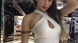美女健身教练