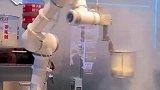 面馆用机器人煮面，前一秒高级，后一秒