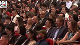 美女主持调侃影帝黄渤突然发现你长得真帅！黄渤机智回应全场笑趴