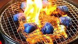 日本一饭店推出蓝色烤肉 网友：感觉在吃阿凡达