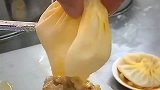 这是真正的蟹黄包，经过阅读，怀疑吃之前都是假的。
