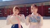 穿汉服的小姐姐，听到音乐就忍不住摆动身体，太美了！