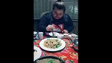 哈哈，笑疯了，女人撒娇的样子最漂亮了！