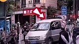 因停车费起争执…表演开始 停车费 表演