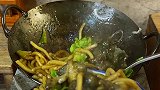 我怎么觉得我的这个海参有点不正经啊 海参炒面 美食 迷你厨房 迷你食玩