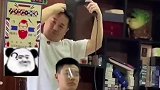 理发师想起刚洗头！没想到挺头缘的