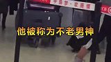 老婆是谭维维，被称为不老男神，他做出了令人吃惊的选择！