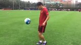 中超-17赛季-国足天才锋霸重伤后复出 杨超声穿恒大训练服重返球场-专题