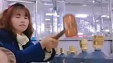 神仙流水线，就敲个瓶盖！