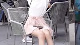 杭州街头拍到一位美女，好可爱的小姐姐，是心动的感觉