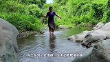 ”泰国美女“独居深山，秘制调料做烤鱼，网友感叹能娶回家就好了
