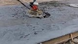 水泥机：我就想转圈圈