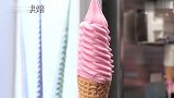 韩国街头的爆款网红冰淇淋最长能有32厘米，拿在手里太壮观了