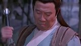 恶霸要杀死婴儿，没想到突然出现一群狼，咬死恶霸救下婴儿