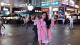 街拍美女女神级别的粉色系小姐姐，笑容迷住你了吗想恋爱了