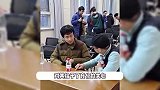 韦神至今生活不能自理？本尊罕见回应，北大称会提供安排保障