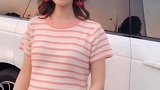 真羡慕这姑娘，怀孕了还能那么美，下一幕更让人嫉妒！