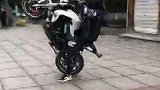今天心情好，骑着我最爱的小摩托出来玩翘头。