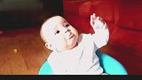 “噘嘴姨夫”带娃火了，宝宝表情简直了，男人带娃招数有多少
