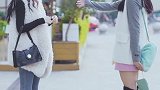 两个可爱的小姐姐，你更喜欢哪一个呢？