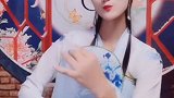 小姐姐这一人饰两个角色演的不错