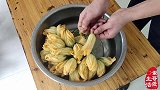 南瓜花也能做成美食，真是让我大开眼界，试了才知道，太好吃了
