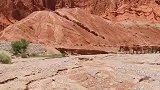 不是不爱，而是太爱了，也是更绝望。