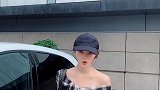 重要的是我在不在乎 你们喜欢今天这身搭配吗