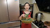 农村田间这种野菜是个宝，城里人有钱也吃不到，常吃对人体有好处