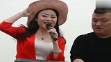 草帽夫妇一首《心相印手牵手》，节奏动感，很值得推荐！