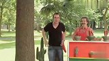 国外恶搞：男子吃完“镇店辣椒”，当场辣的喷火