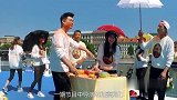 陈赫站起来唱歌很紧张，被问是否能唱直接回答说不能！王祖蓝笑趴